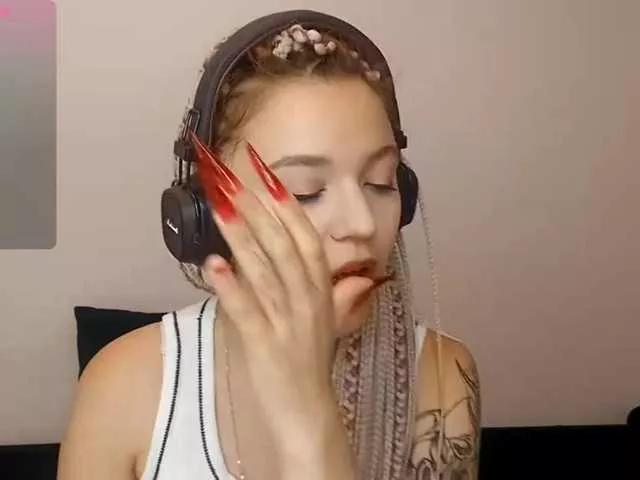 EleanorBaker from BongaCams