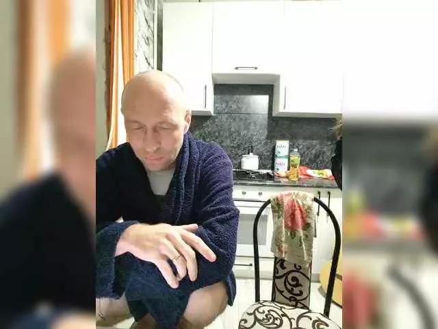 Innokentiy449 from BongaCams