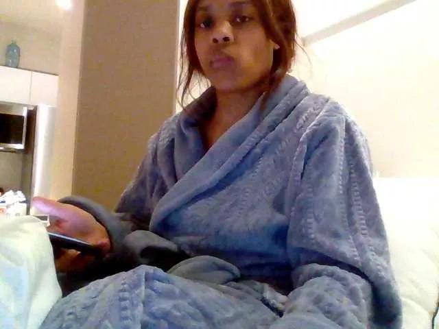 MiaMuffn from BongaCams