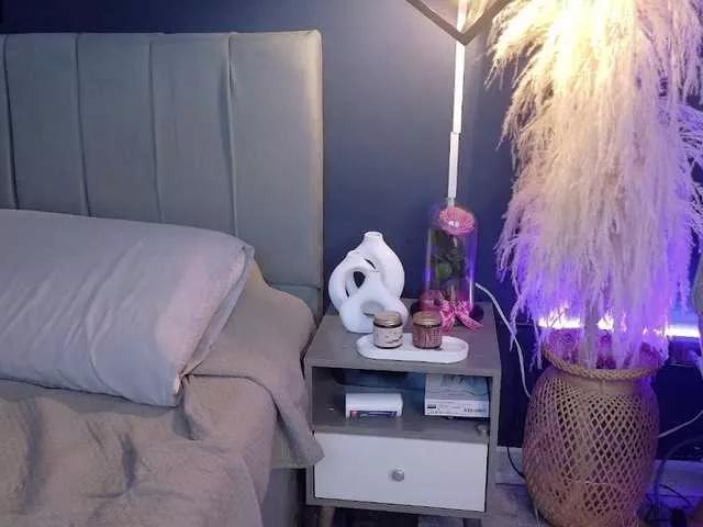 Sarah2Colliins from BongaCams