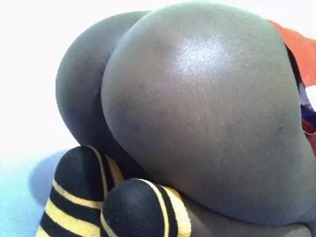 Sweetnana01 from BongaCams