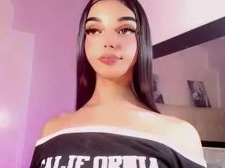 aranza-love from CamSoda