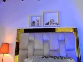 emma-rossee from CamSoda