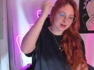 izyzys-baker from CamSoda