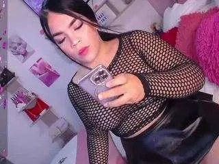 sarahh-foxx on CamSoda 