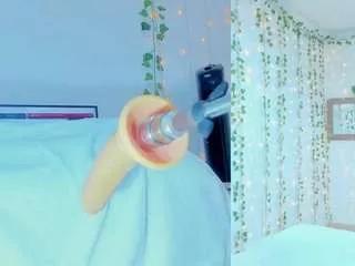 tiffanny-loveee from CamSoda