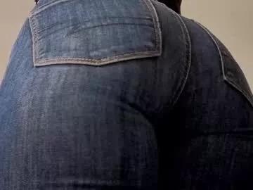 almma_ on Chaturbate 