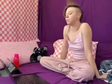 azeraika — Come be my friend? ~ #fit #lovense #legs #feet #milf