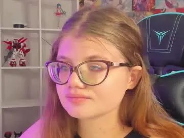 chloehalses on Chaturbate