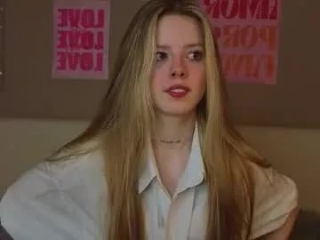 denaebeste on Chaturbate