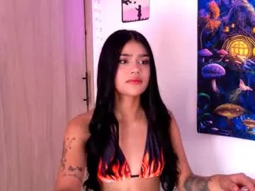 devours_fire on Chaturbate