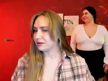 dina_bloom on Chaturbate