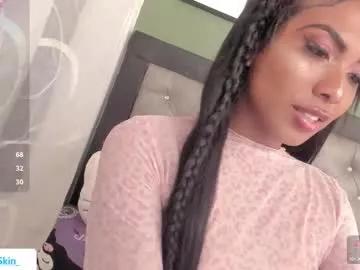 Freechat ebonyskinn on Chaturbate