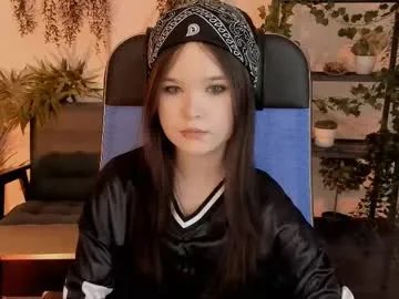 elainebeness on Chaturbate