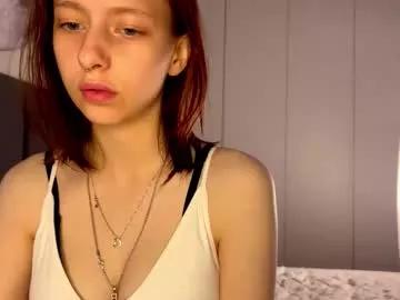 ellie_hollow on Chaturbate 
