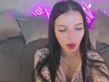 jane_johnston — GOAL: lift your top [63 tokens remaining] Welcome to my room! #brunette #german #lovense #daddysgirl #skinny