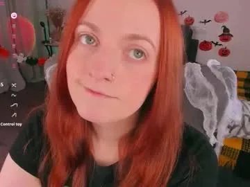 juliet_schoolgirl on Chaturbate