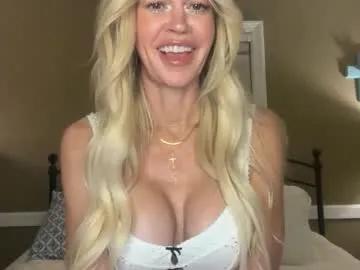 karabearr on Chaturbate