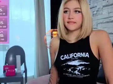 lia_summer1 on Chaturbate