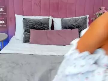 lullyfox on Chaturbate 