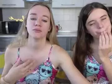 Freechat magical_mermaids on Chaturbate