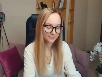 nicolavanderbie on Chaturbate