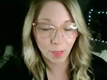 nikkib653466 — Lovense toy. Control with your tips. Get me naked and watch me cum. Talk dirty in your tip notes. #NEW  #PAWG #bigbooty #blonde #milf  [2497 tokens remaining]