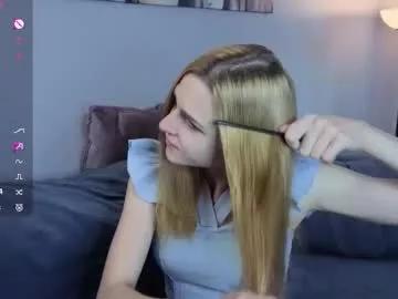 noradunn — GOAL: tease my pretty legs [19 tokens remaining] Welcome to my room! #nonude #natural #skinny #shy #new