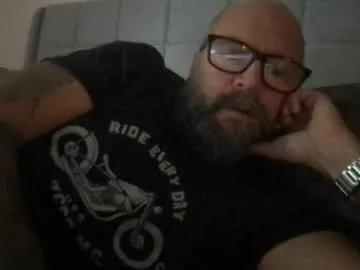 pleasesitonmycock on Chaturbate