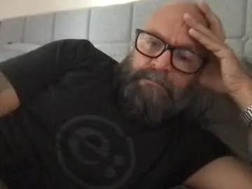 pleasesitonmycock on Chaturbate