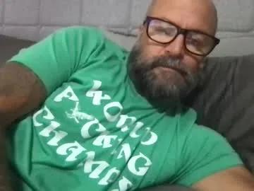 pleasesitonmycock on Chaturbate