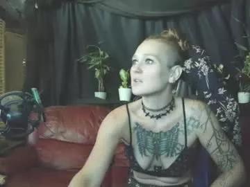 queenfrostbitten on Chaturbate 