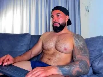 roman_muscle_ on Chaturbate