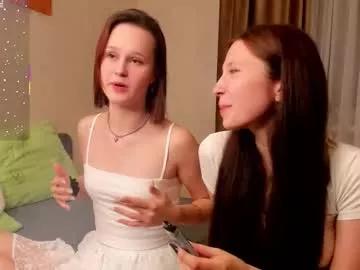 wendiesetters — "licking 3 fingers #shy #teen #18 #natural [15 tokens remaining]