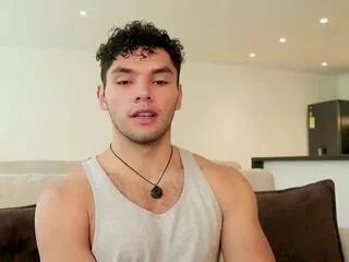thiago_leonn on Flirt4Free