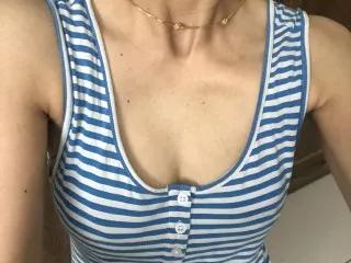 Aaliya22 from Streamate