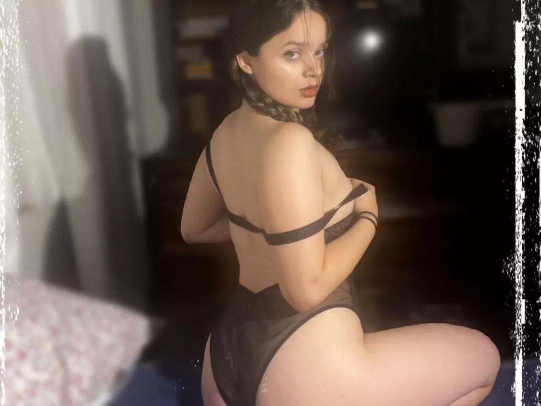 EmmaBunnyXO from Streamate