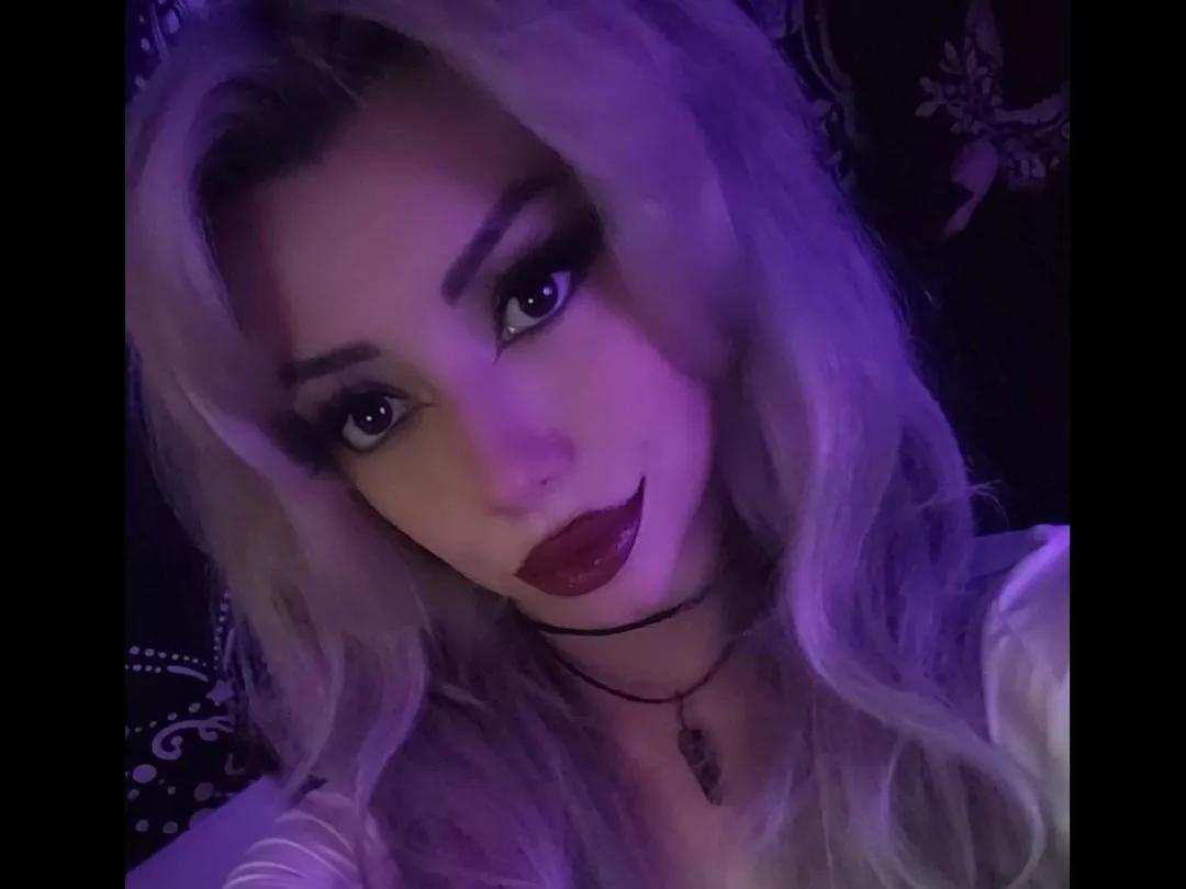 SerenaMonroe from Streamate