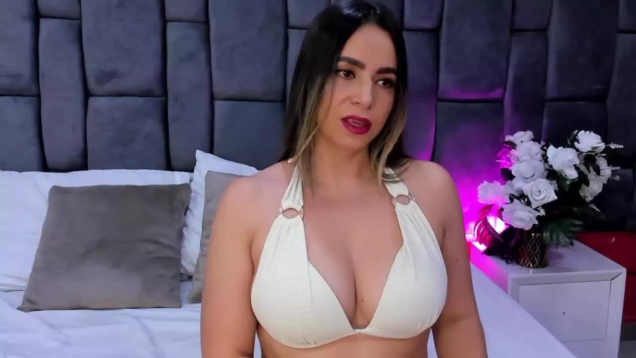 AlaiaConnors from Streamray