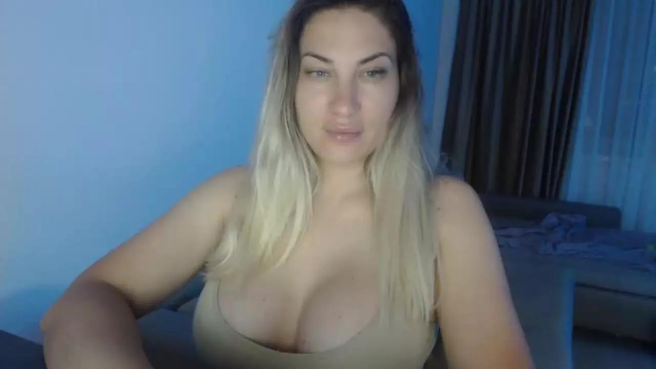 Allysahot0 from Streamray