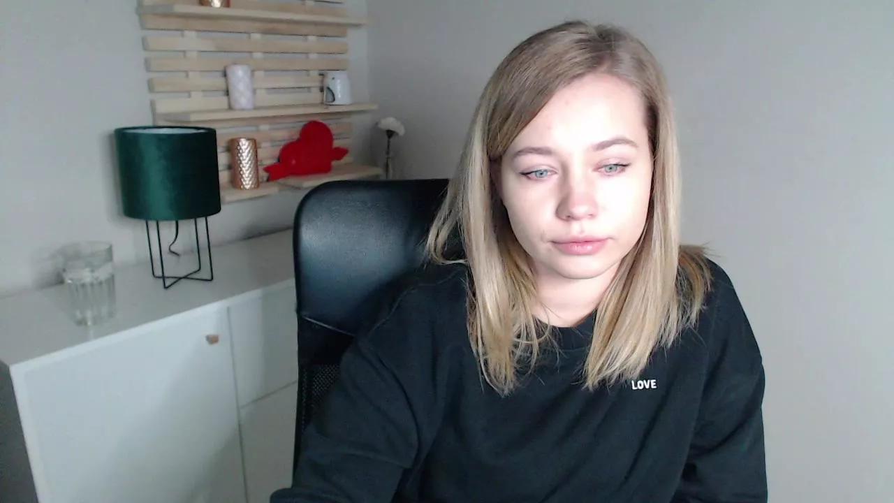 bambiHOLLY from Streamray
