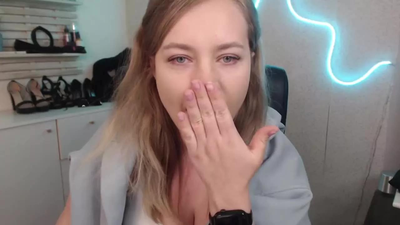 bambiHOLLY from Streamray