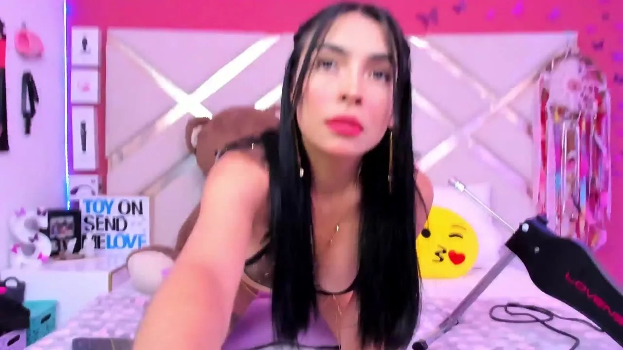 SaraSstonee on Streamray 