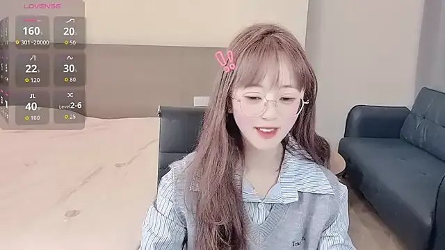 -ruoruo- on StripChat