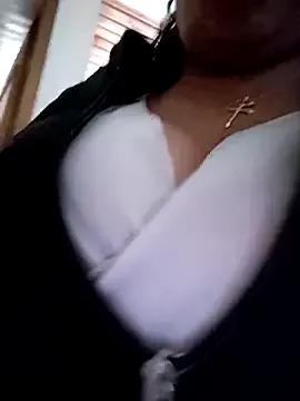 Freechat __valentina18 on StripChat