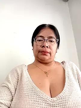 Freechat __valentina18 on StripChat