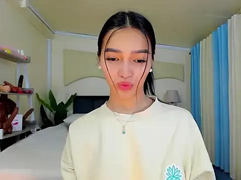 _caroline69 on StripChat