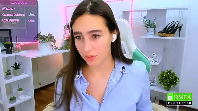 _Eliizabeth_ — Hand bra in panties