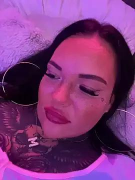 _MelinaCurves_ on StripChat