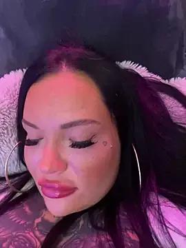 _MelinaCurves_ on StripChat